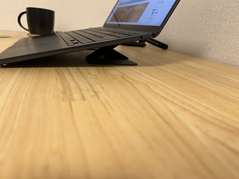 MacBookとPCスタンド